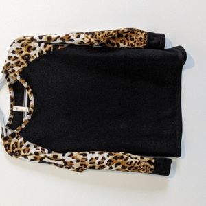 #m2d Woman's Black & Leppard Long-Sleeve Shirt